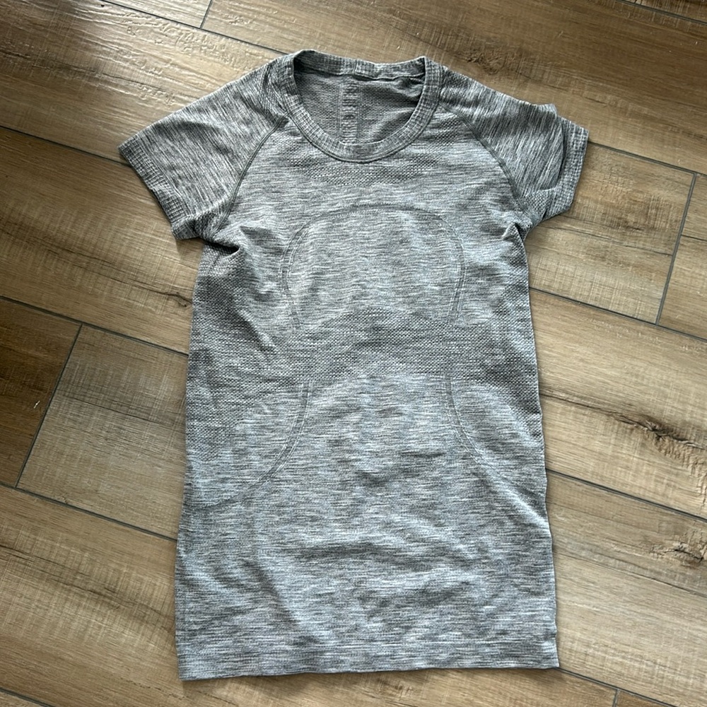 Lululemon swiftly tech size 6
